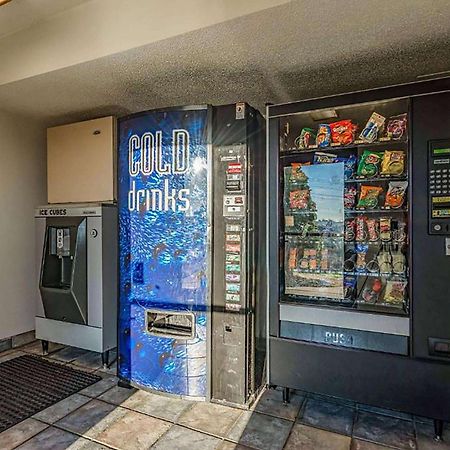 Days Inn By Wyndham Cincinnati I-71 Silverton 외부 사진