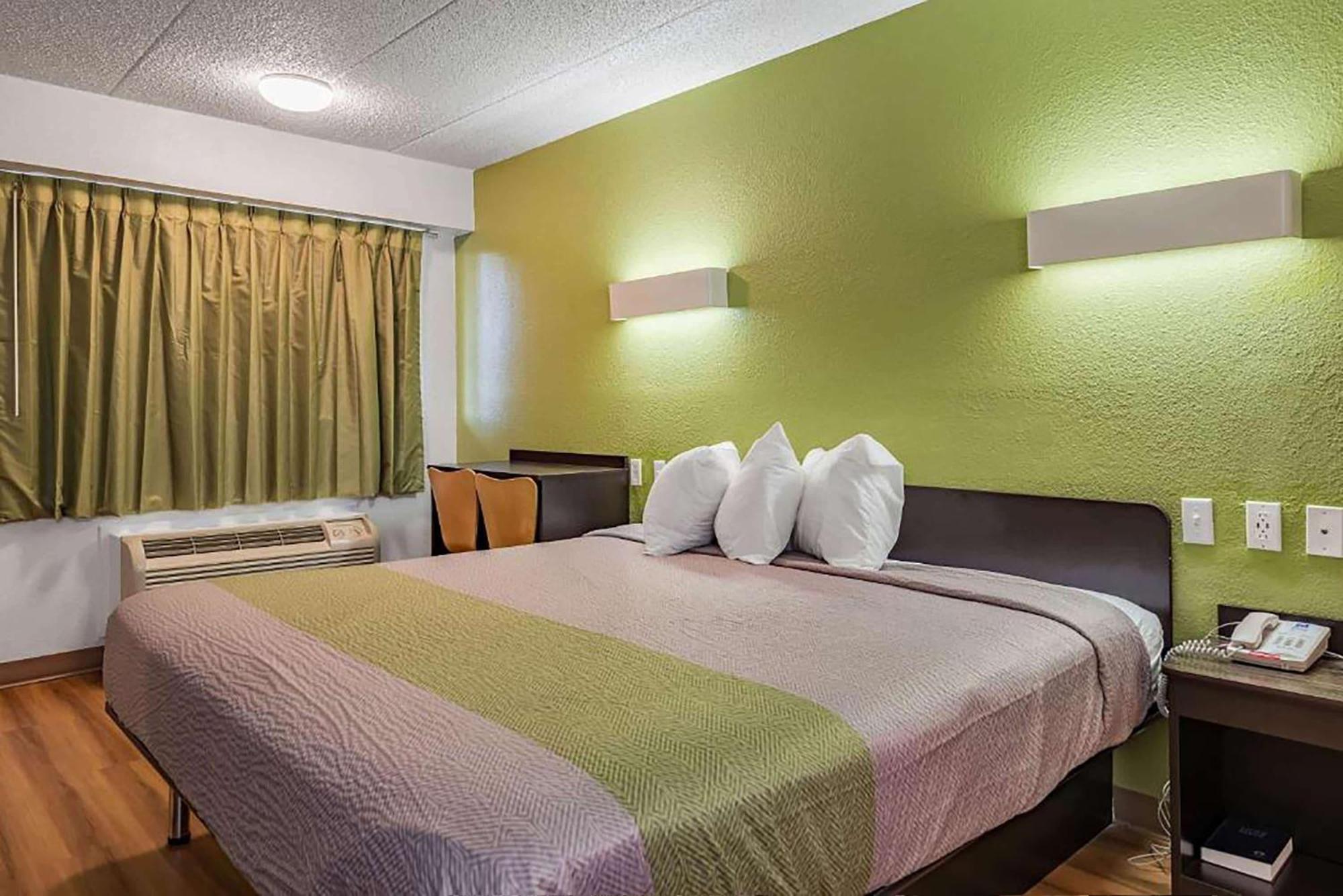 Days Inn By Wyndham Cincinnati I-71 Silverton 외부 사진