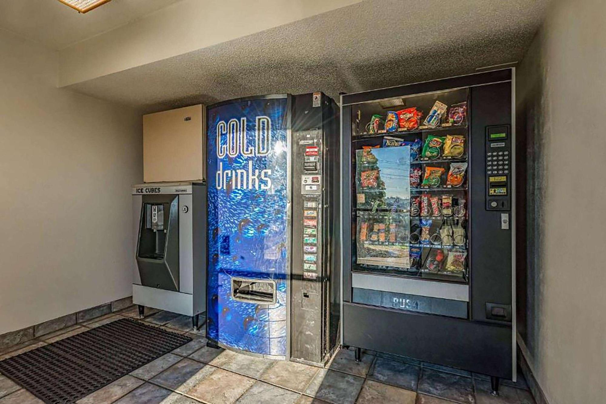 Days Inn By Wyndham Cincinnati I-71 Silverton 외부 사진